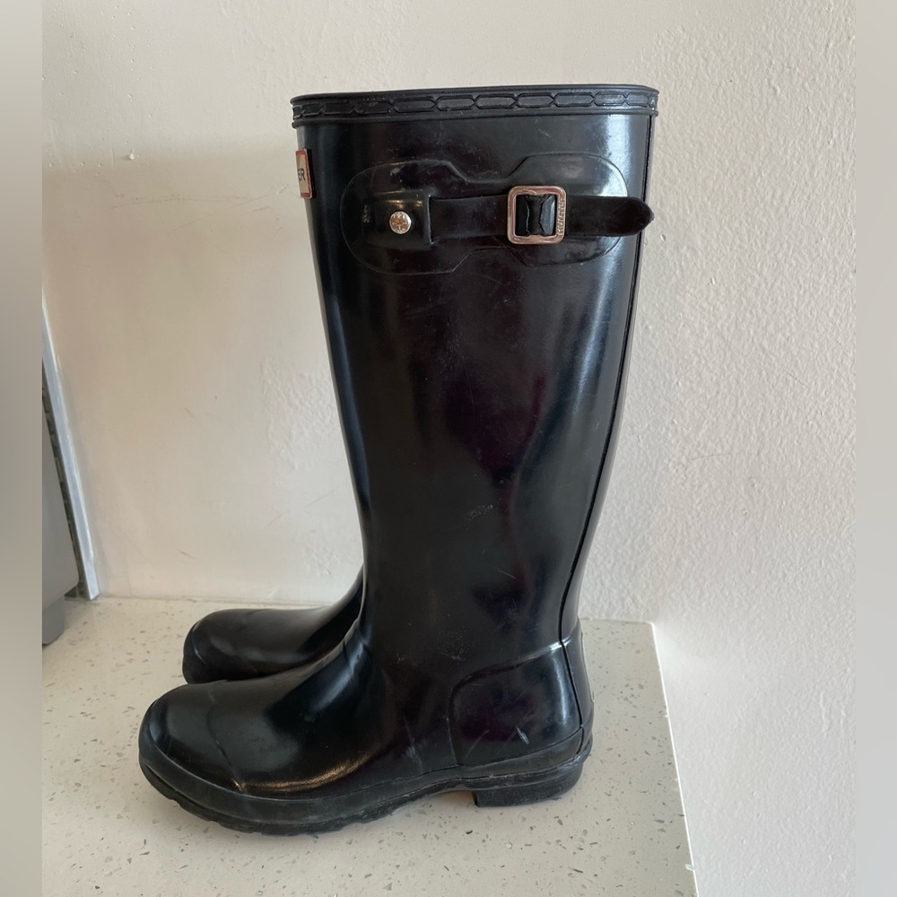 Hunter girls black high rain boots size 5